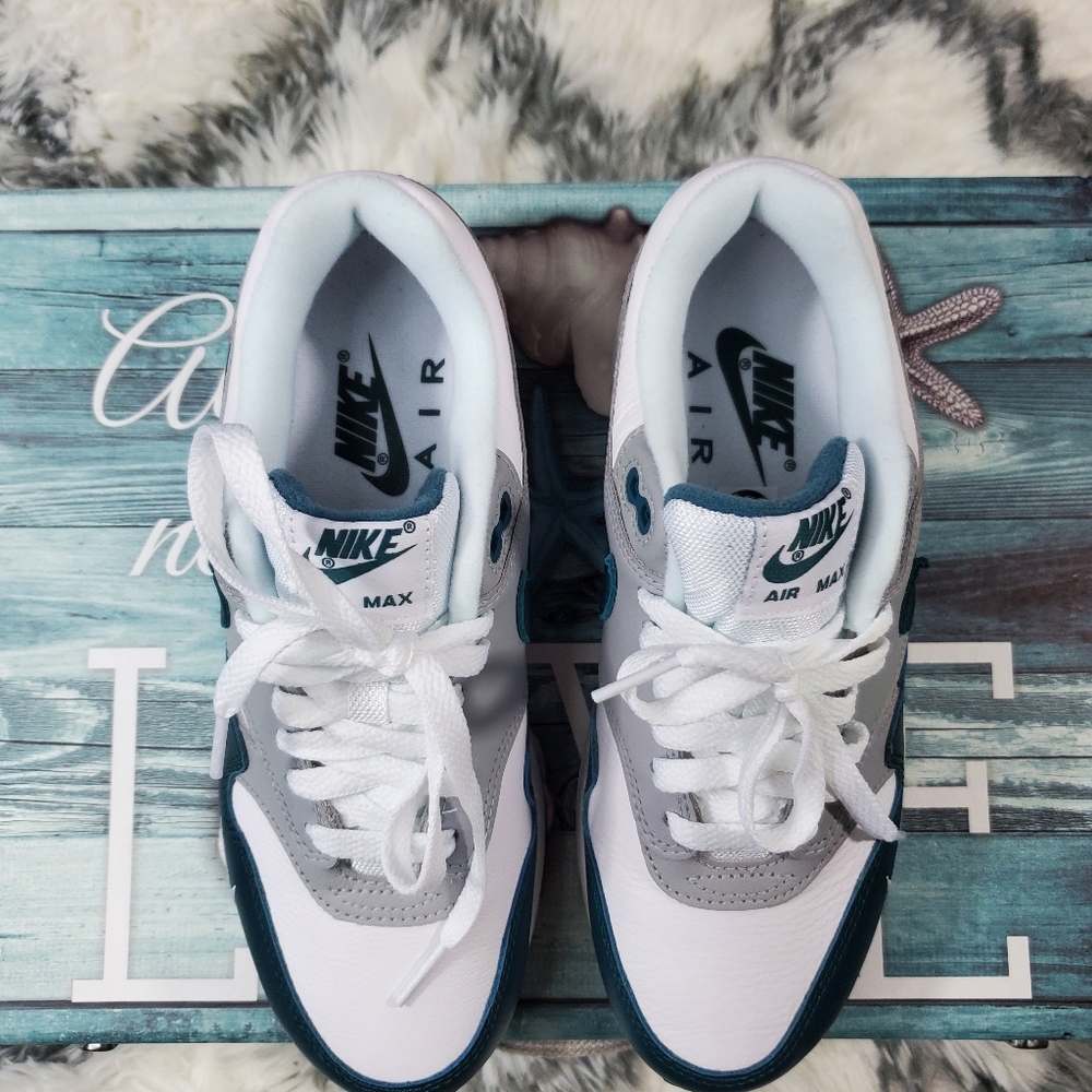Nike Air Max 1 LV8 - Picture 14 of 16